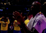 开云体育平台APP-运动员感动全场，观众热情鼓掌