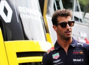 开云官网-雷诺车队鏖战阿斯顿马丁，佩雷兹刷新纪录的简单介绍