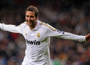 开云官网-绝境中的开拓者，小贾伦一球定乾坤，逆转76人诠释篮球魅力