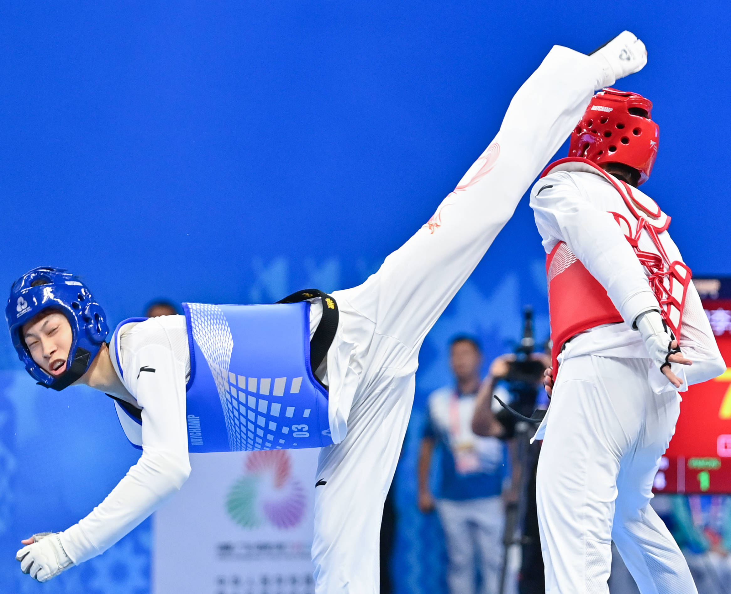 黎巴嫩选手在跆拳道比赛中夺冠 黎巴嫩选手在跆拳道比赛中夺冠