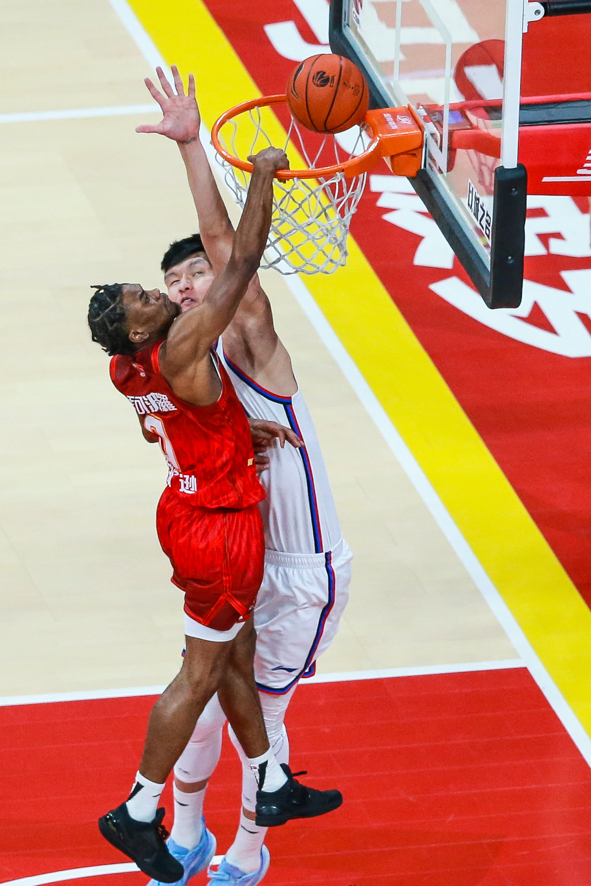 篮球比赛即将展开,各国球队积极备战 篮球比赛即将展开,各国球队积极备战