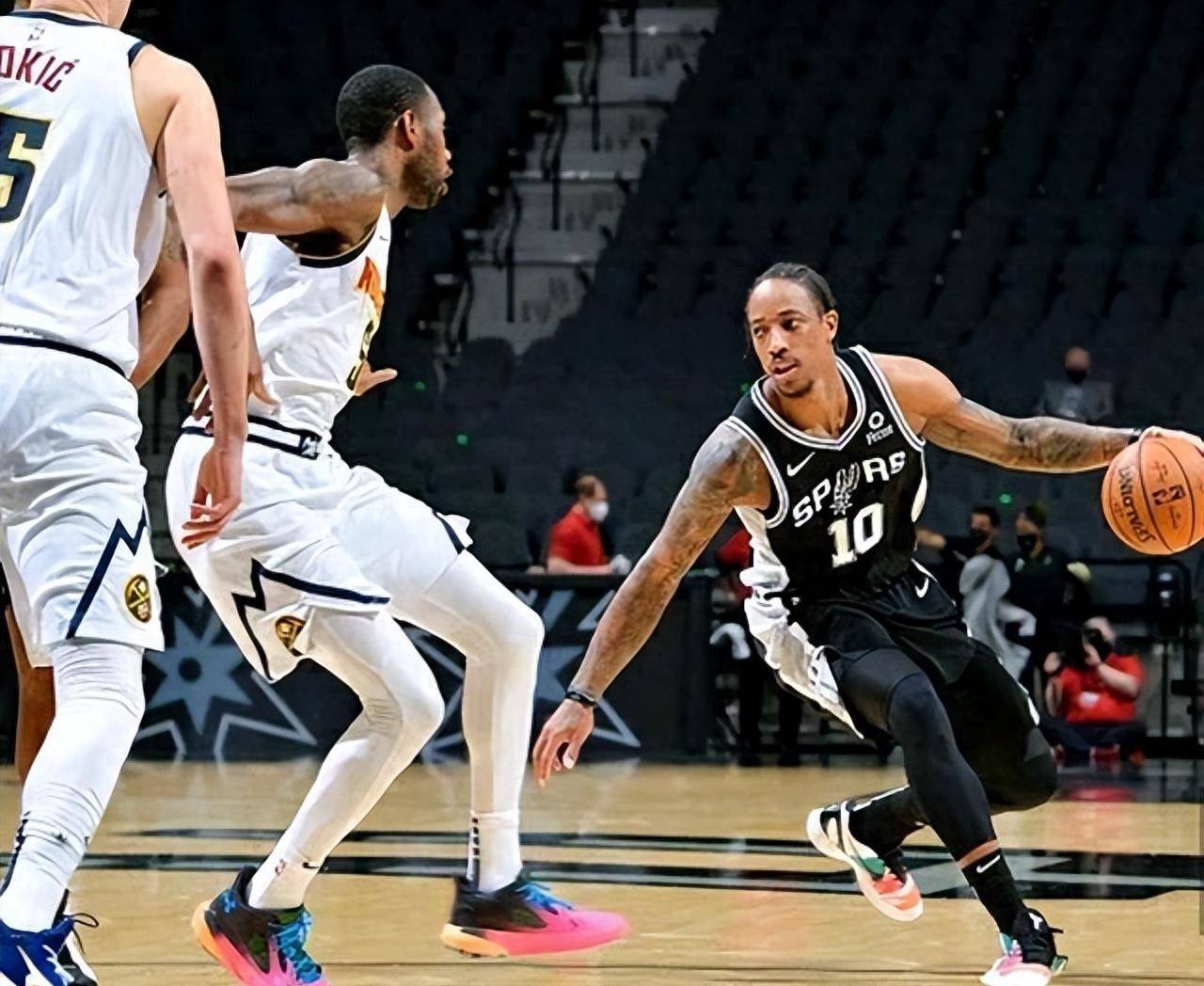 马刺队阵容大变动,晋级系列赛面目全非的简单介绍 马刺队阵容大变动,晋级系列赛面目全非的简单介绍