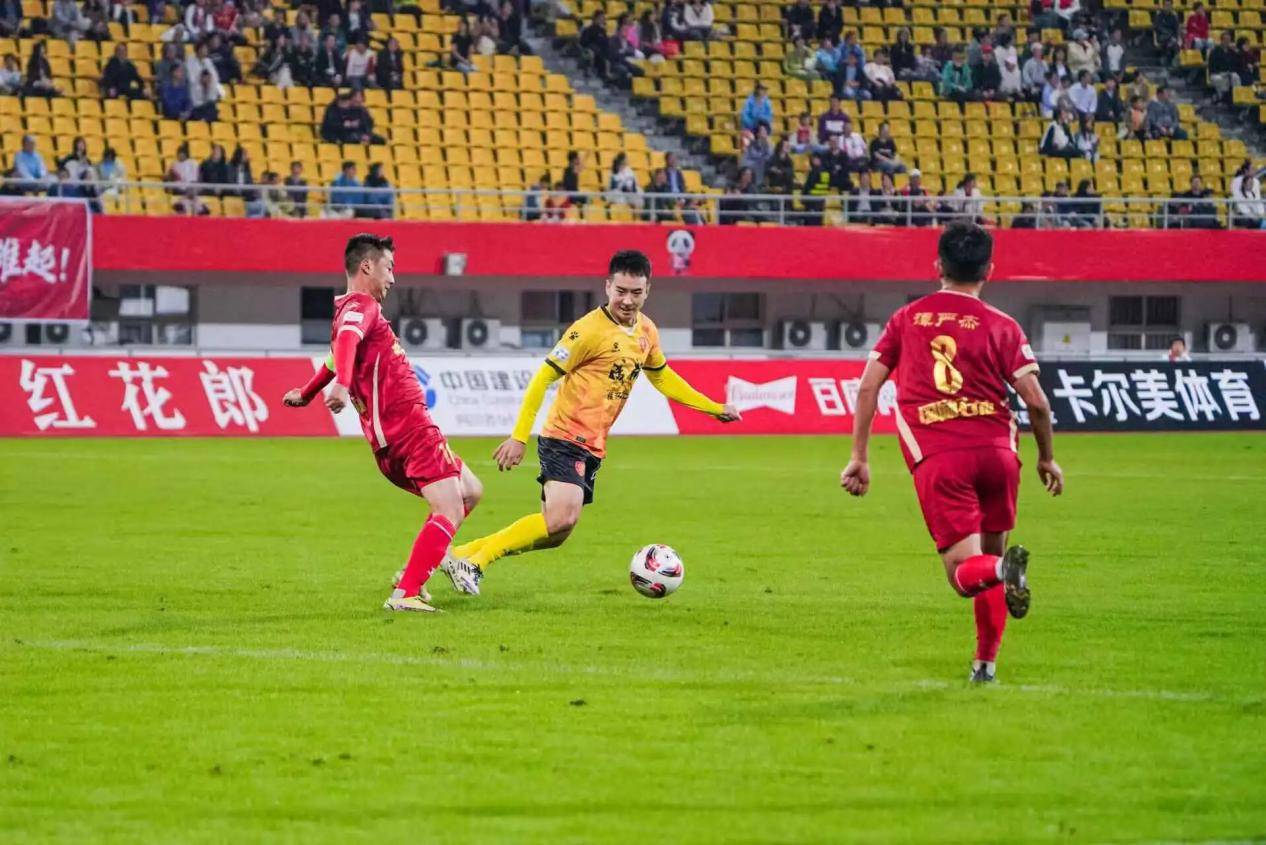 国内足球热门赛事掀起观赛热潮 国内足球热门赛事掀起观赛热潮