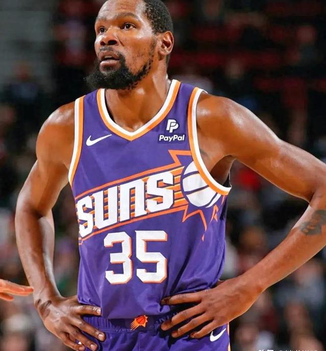 公牛翻盘上海队，布克状态火热的简单介绍