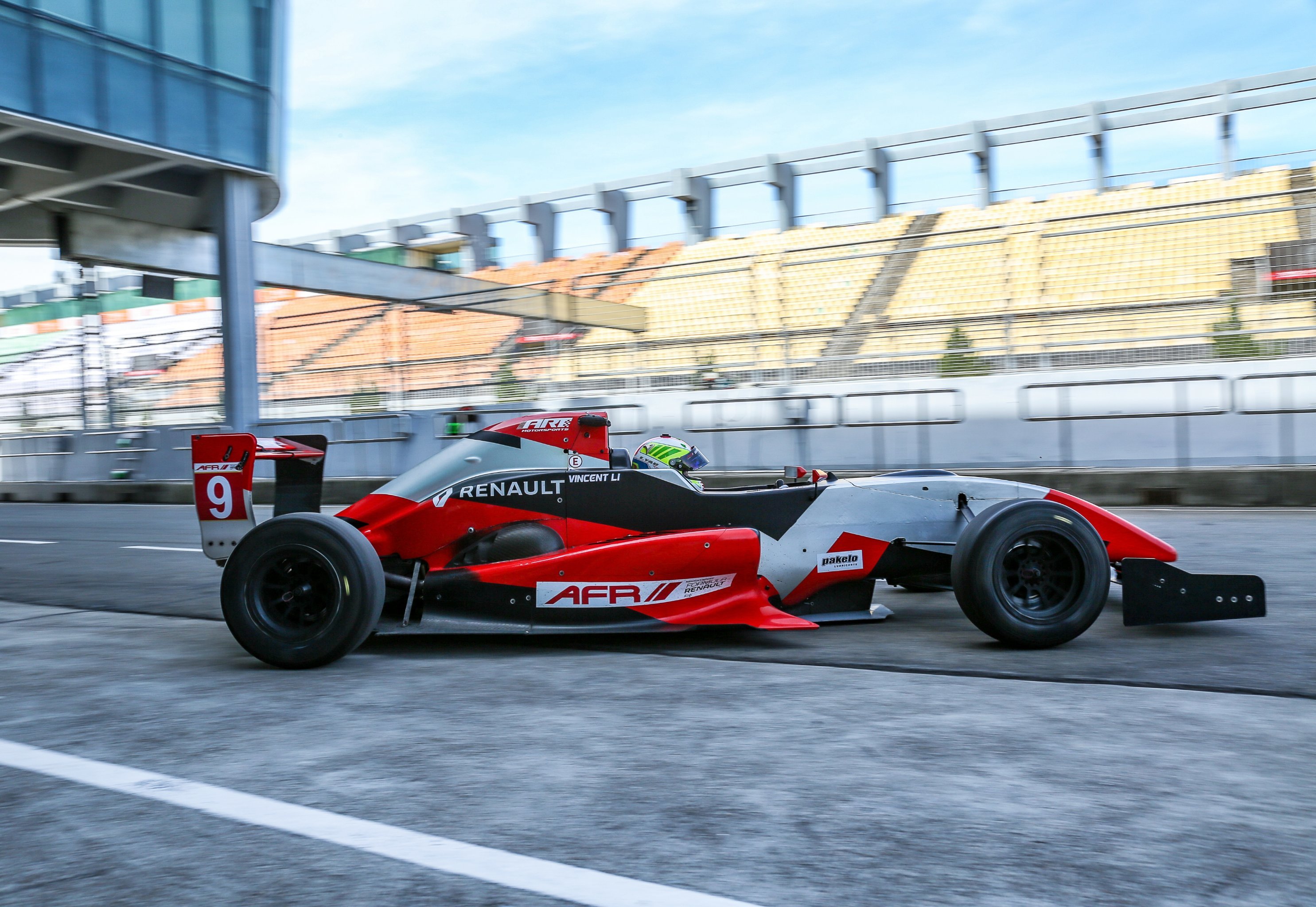 关于雷诺车队横扫威廉姆斯,佩雷兹刷新纪录的信息 关于雷诺车队横扫威廉姆斯,佩雷兹刷新纪录的信息