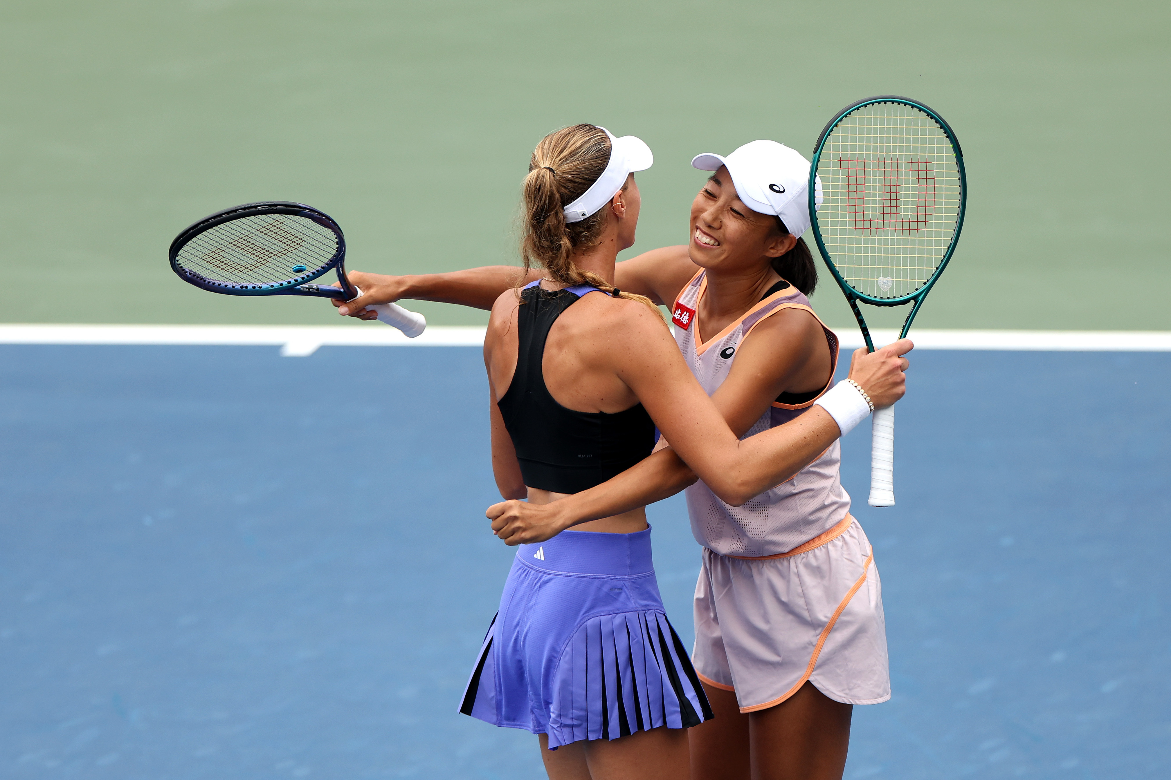 包含拉沃尔杯险胜美网，穆雷刷新纪录的词条