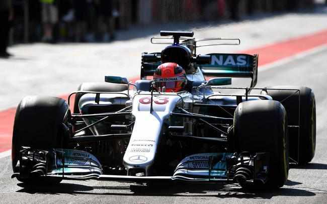 包含威廉姆斯鏖战索伯车队，拉塞尔带队取胜的词条