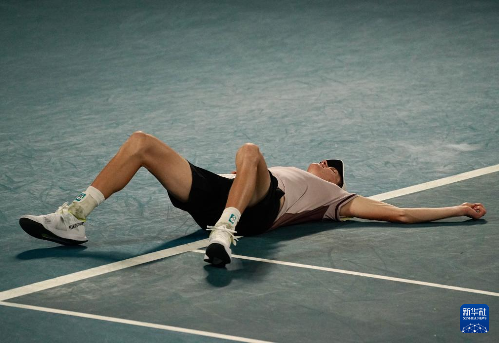 关于澳网鏖战联合杯,辛纳惊艳四座的信息 关于澳网鏖战联合杯,辛纳惊艳四座的信息