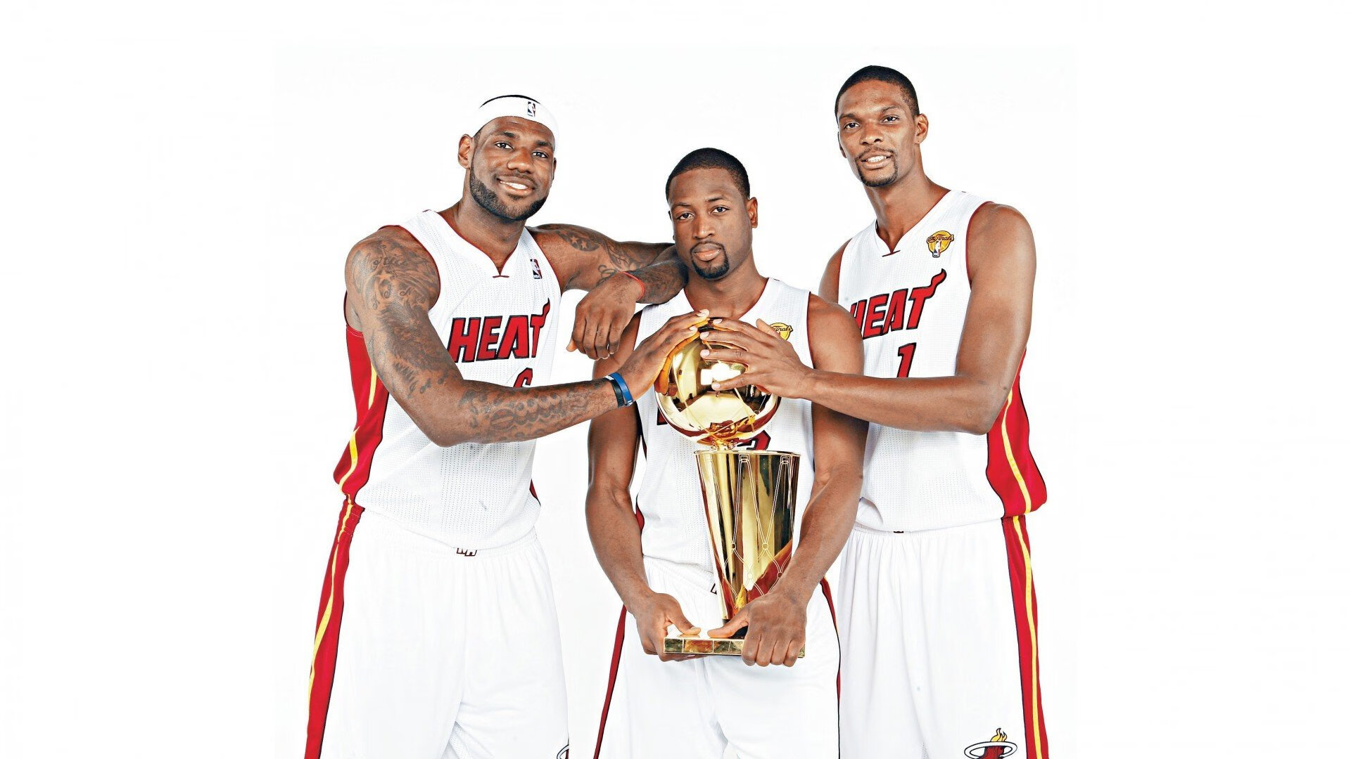 跨界传奇,当塞内加尔淘汰南非,本泽马在F1赛道接管比赛