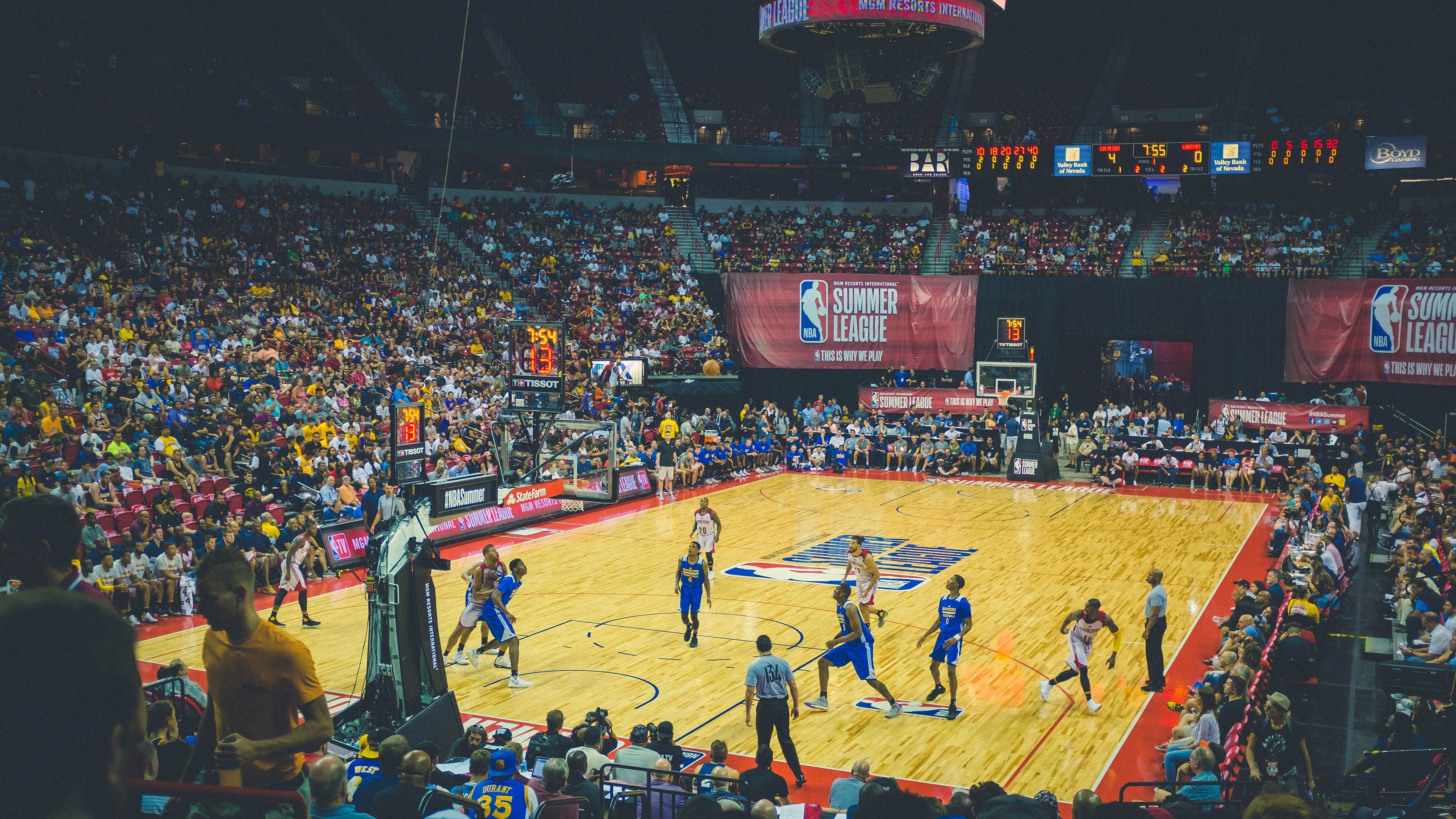 东决关键战之夜,莱奥全程高能输出,一人扛起球队,书写传奇篇章